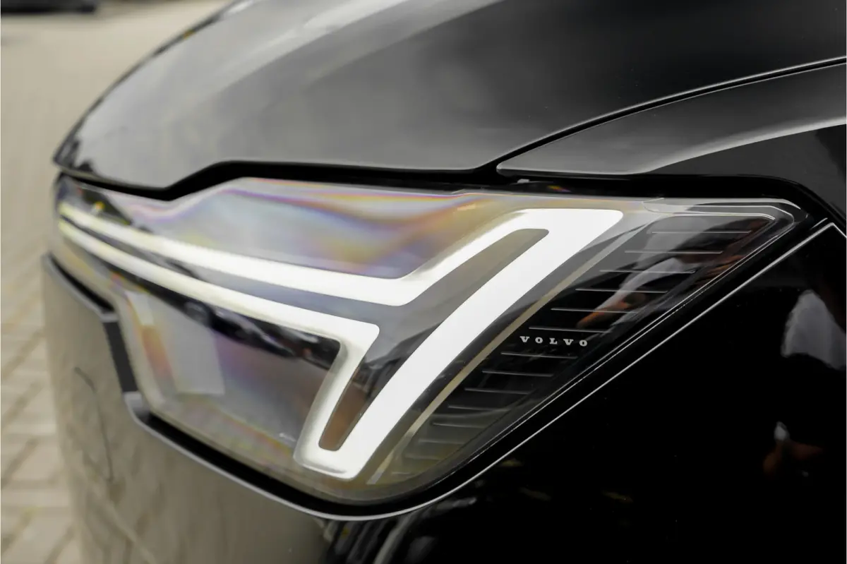 2.0 T8 Plug-in AWD Ultra Black 7p Model 2027 B&W Pano Massage Stoelventilatie Trekhaak