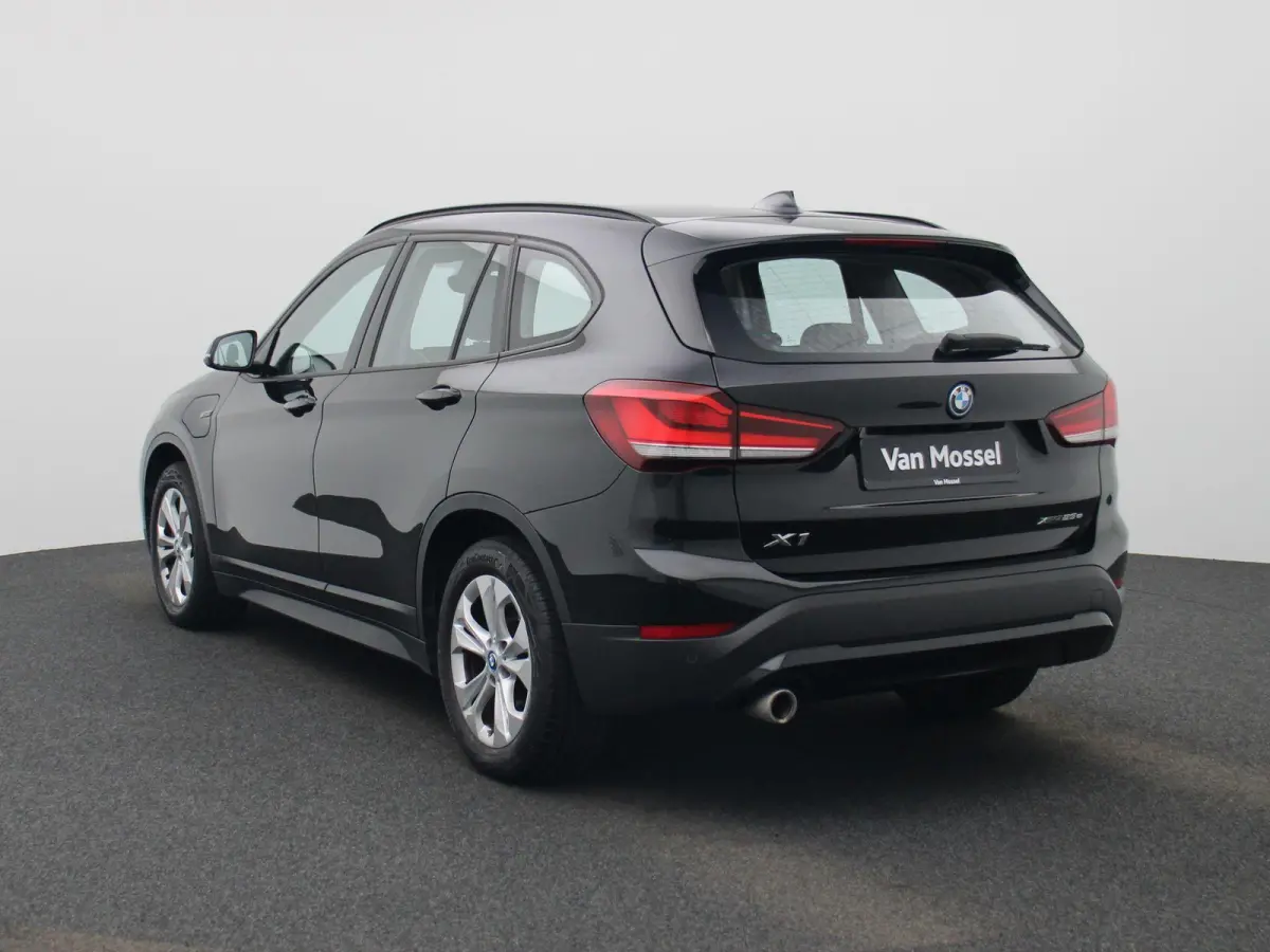 xDrive25e | Automaat | Achteruitrijcamera | Parkeersensoren | Climate Control |