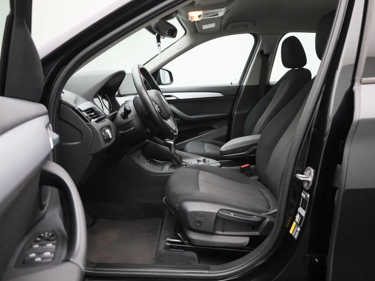 xDrive25e | Automaat | Achteruitrijcamera | Parkeersensoren | Climate Control |
