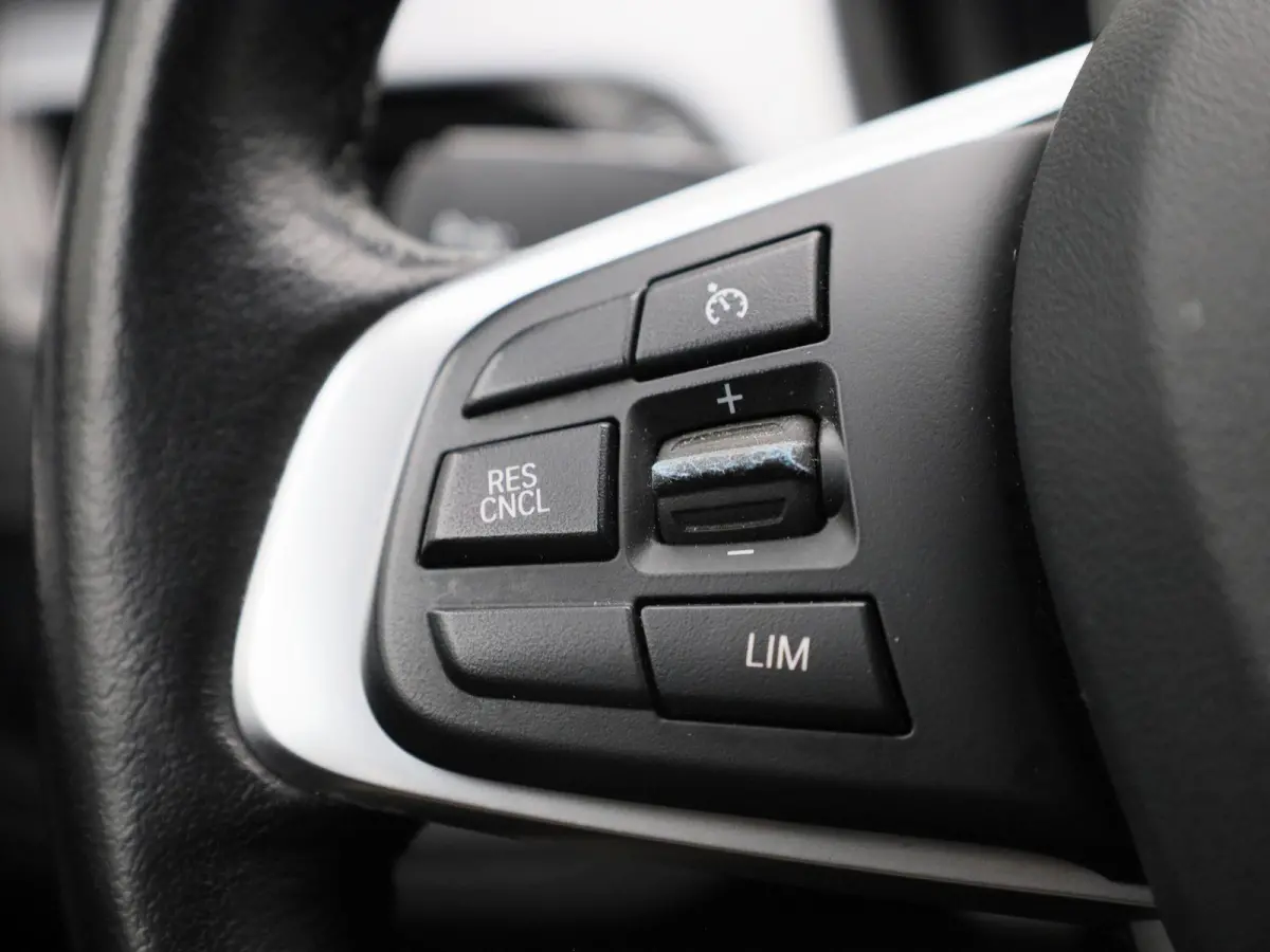 xDrive25e | Automaat | Achteruitrijcamera | Parkeersensoren | Climate Control |