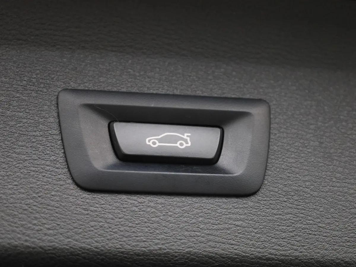 xDrive25e | Automaat | Achteruitrijcamera | Parkeersensoren | Climate Control |