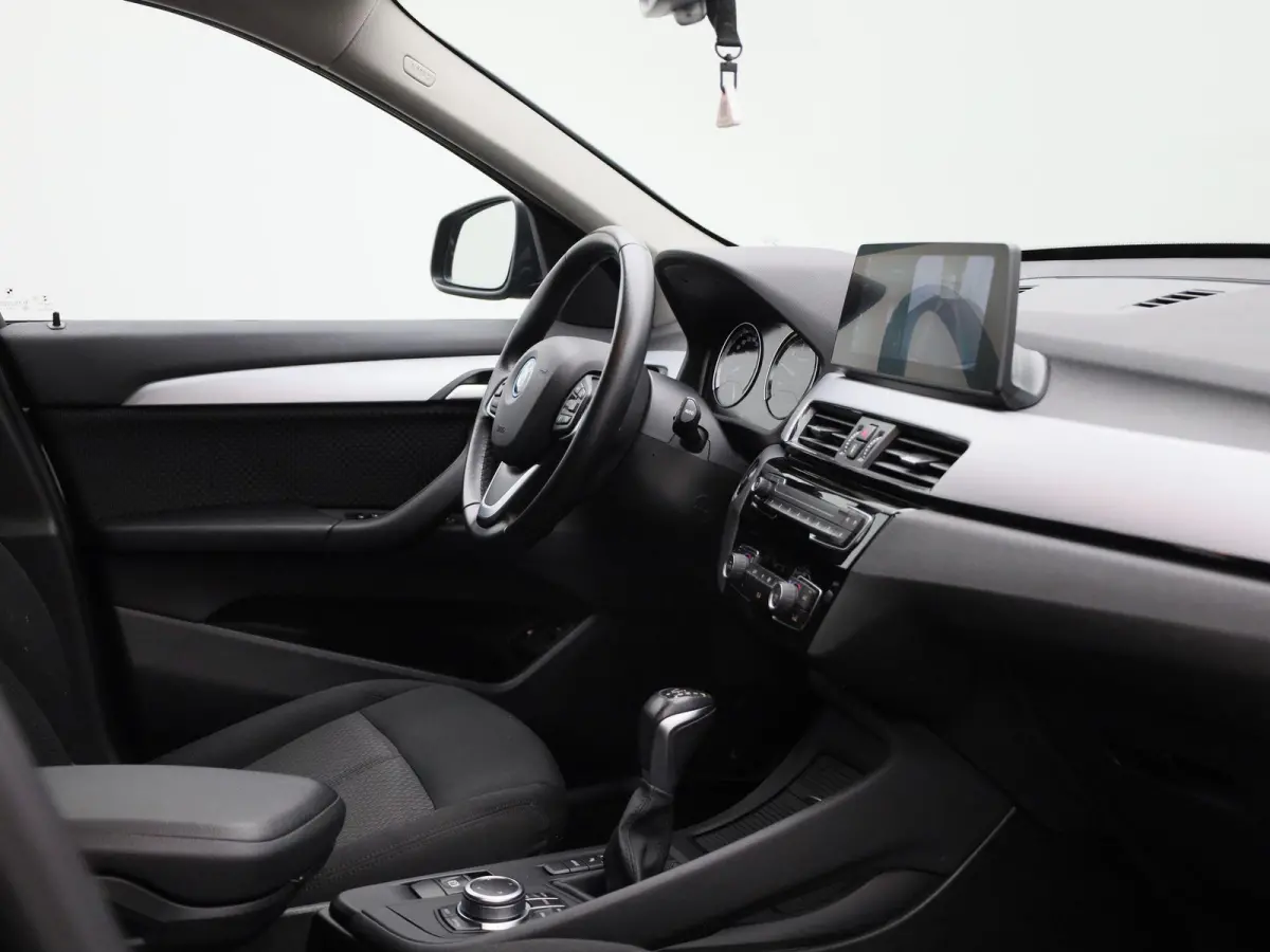 xDrive25e | Automaat | Achteruitrijcamera | Parkeersensoren | Climate Control |