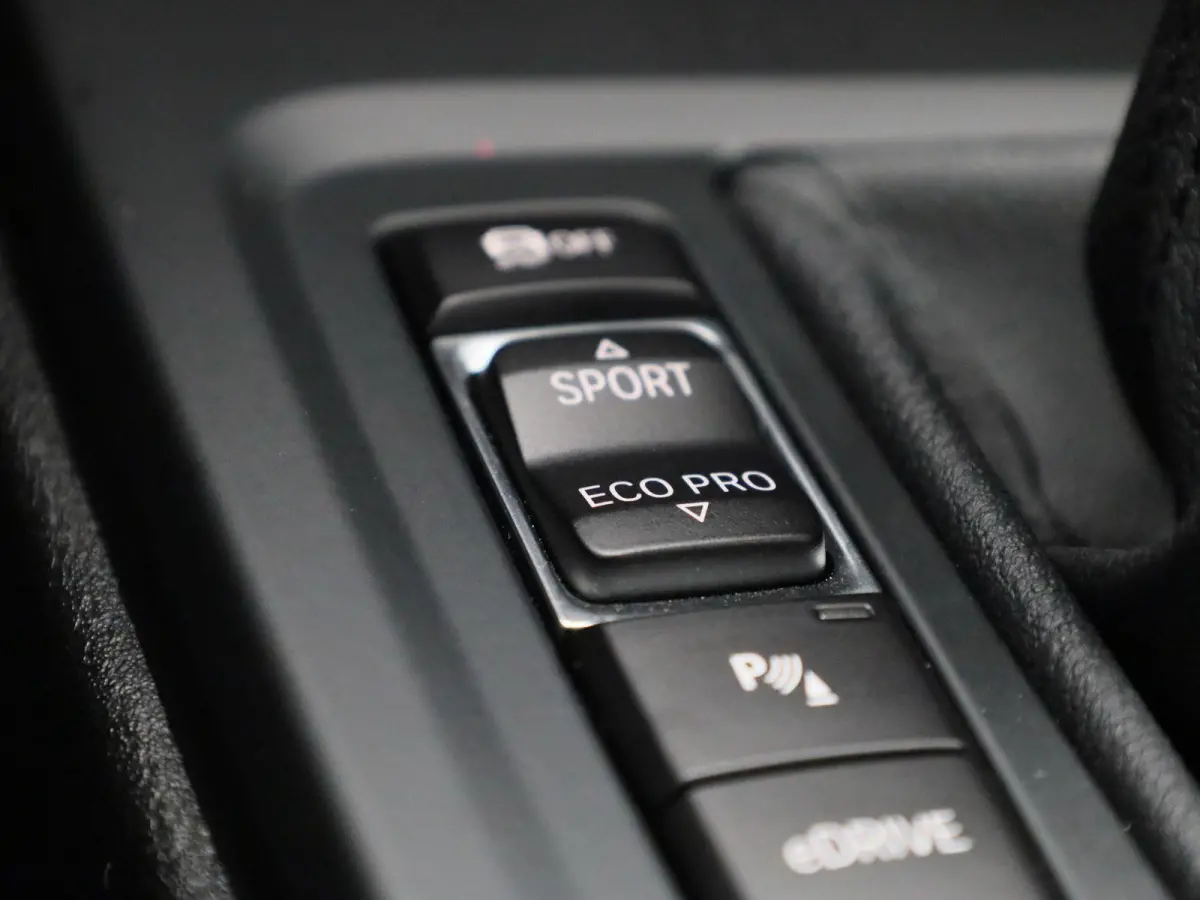 xDrive25e | Automaat | Achteruitrijcamera | Parkeersensoren | Climate Control |