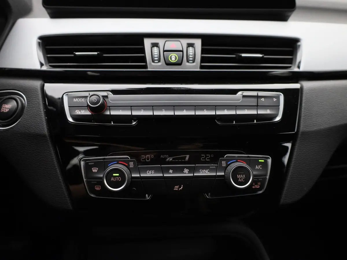 xDrive25e | Automaat | Achteruitrijcamera | Parkeersensoren | Climate Control |