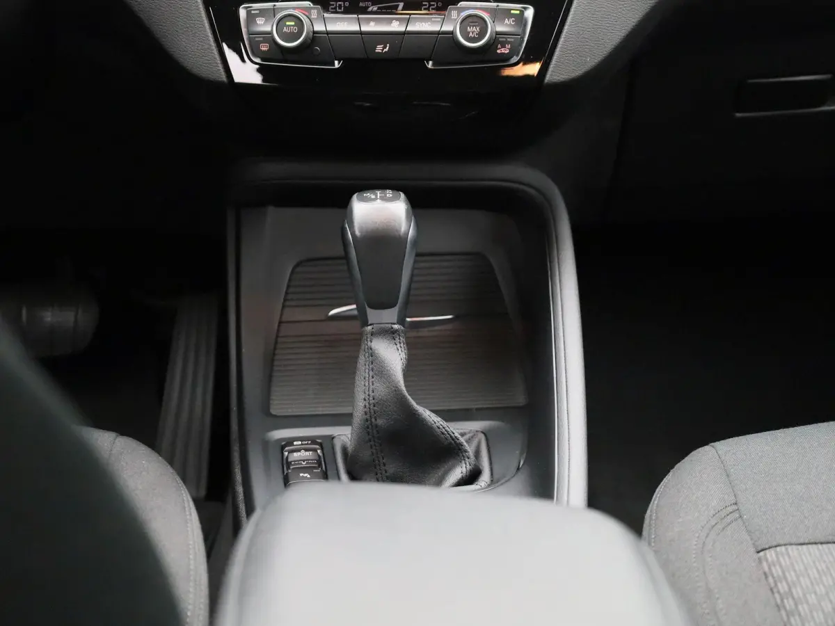 xDrive25e | Automaat | Achteruitrijcamera | Parkeersensoren | Climate Control |