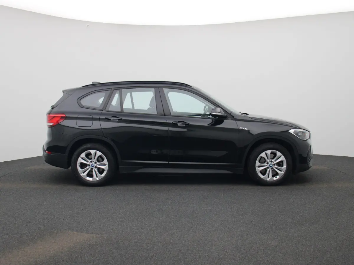 xDrive25e | Automaat | Achteruitrijcamera | Parkeersensoren | Climate Control |