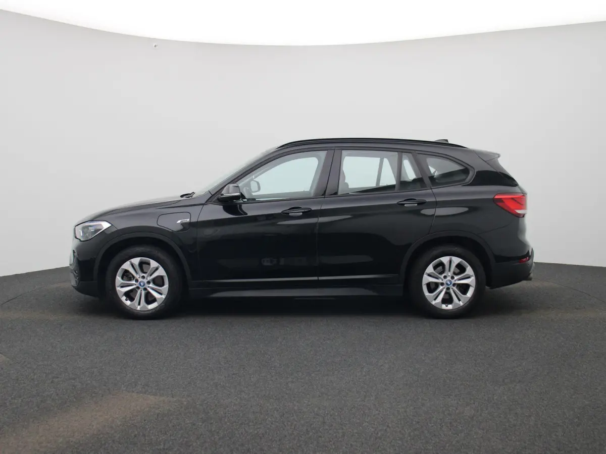 xDrive25e | Automaat | Achteruitrijcamera | Parkeersensoren | Climate Control |