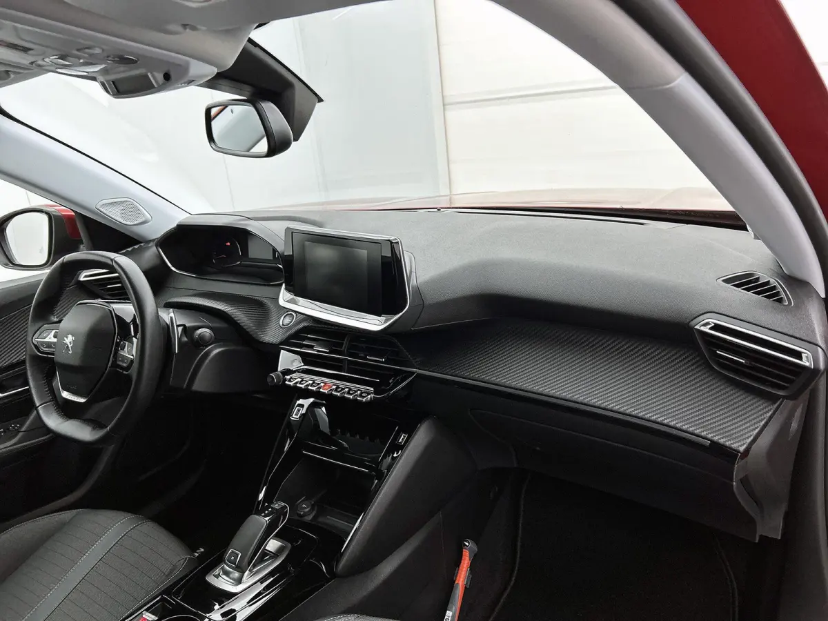 1.2 PureTech Allure | Apple Car Play / Android Auto | Parkeer camera | Verwarmbare stoelen | Climate Control | Cruise Control