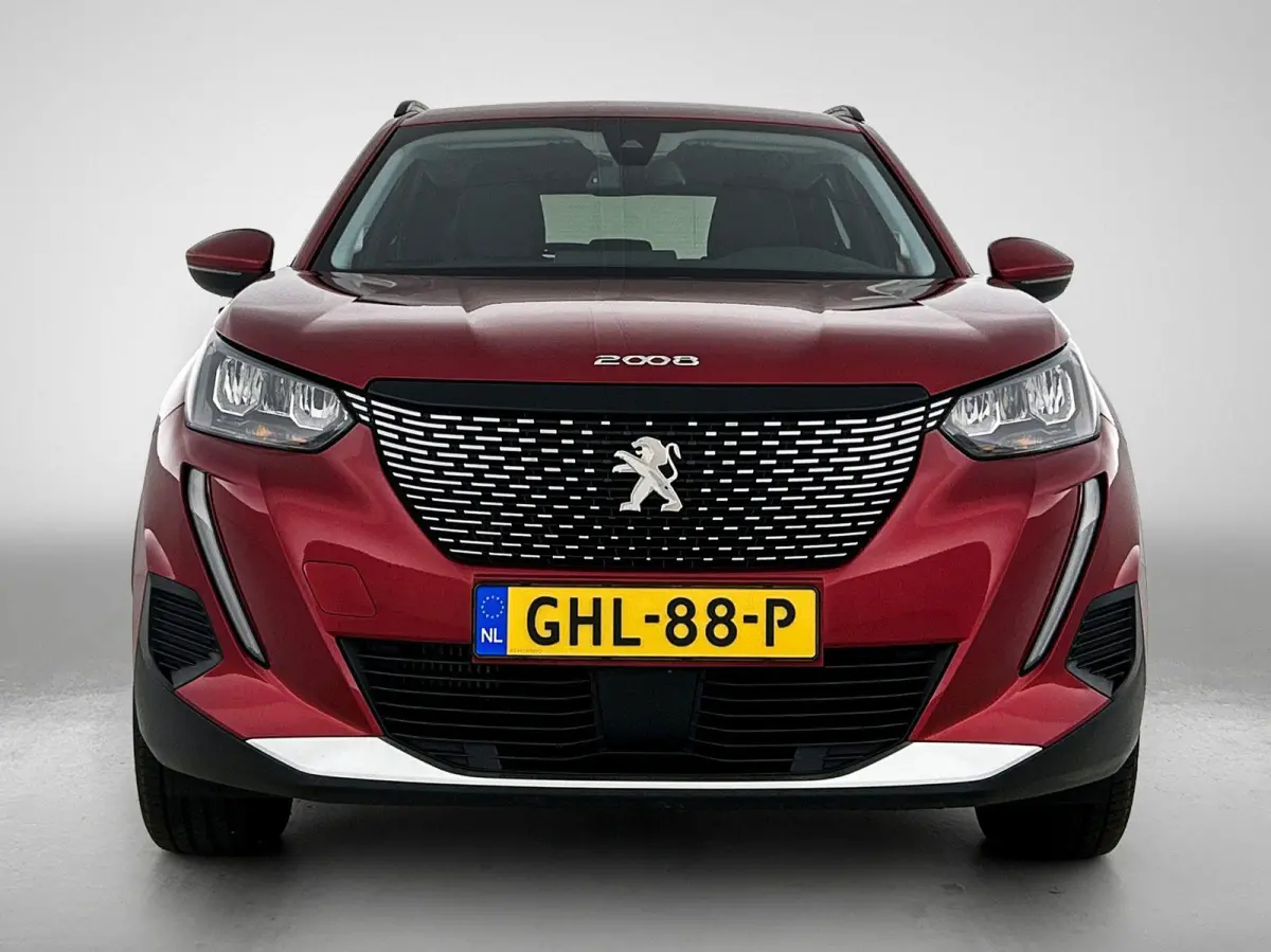 1.2 PureTech Allure | Apple Car Play / Android Auto | Parkeer camera | Verwarmbare stoelen | Climate Control | Cruise Control