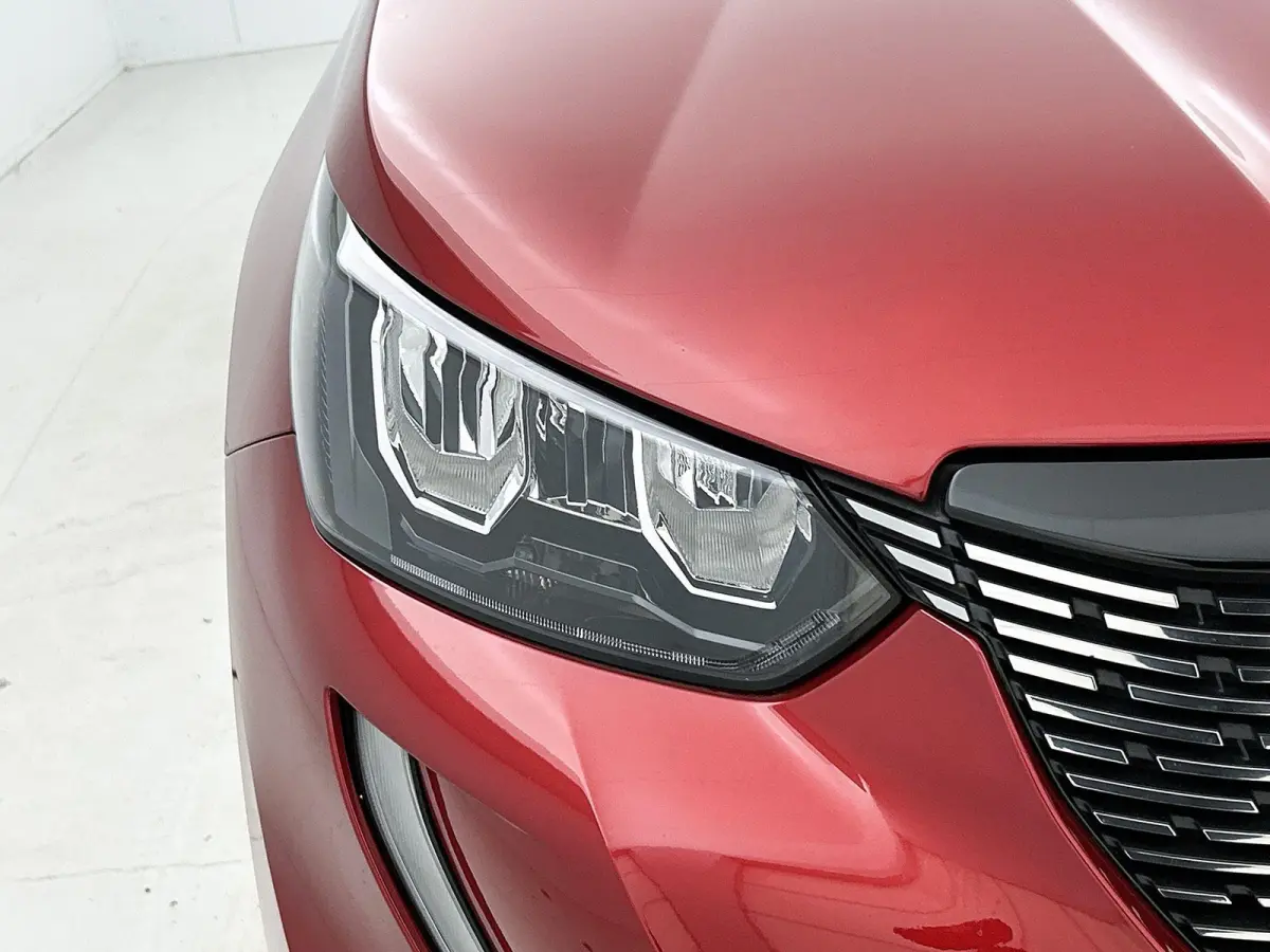 1.2 PureTech Allure | Apple Car Play / Android Auto | Parkeer camera | Verwarmbare stoelen | Climate Control | Cruise Control