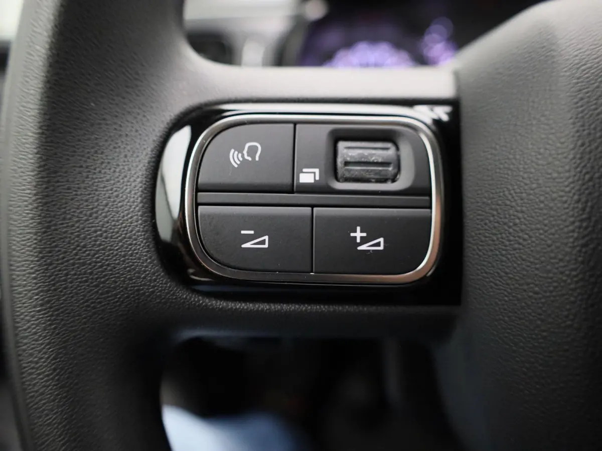 1.2 PureTech Feel | Apple Carplay/Android Auto | Climate Control | Parkeersensoren |