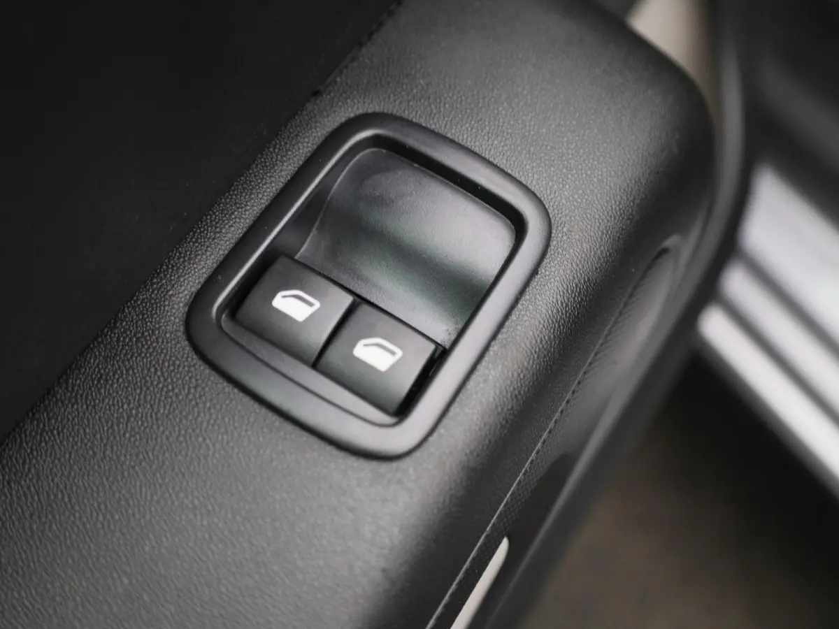 1.2 PureTech Feel | Apple Carplay/Android Auto | Climate Control | Parkeersensoren |