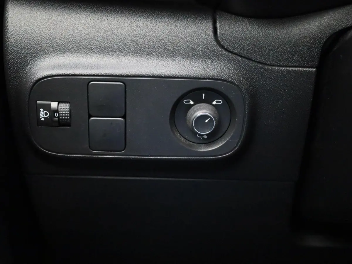 1.2 PureTech Feel | Apple Carplay/Android Auto | Climate Control | Parkeersensoren |