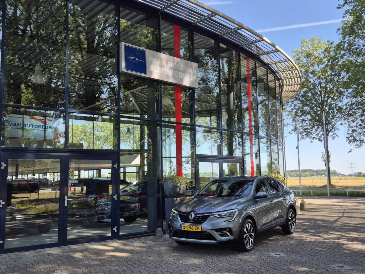 1.6 E-Tech hybrid 145 evolution | Navigatie | Climate Control | Cruise Control | Licht metalen velgen