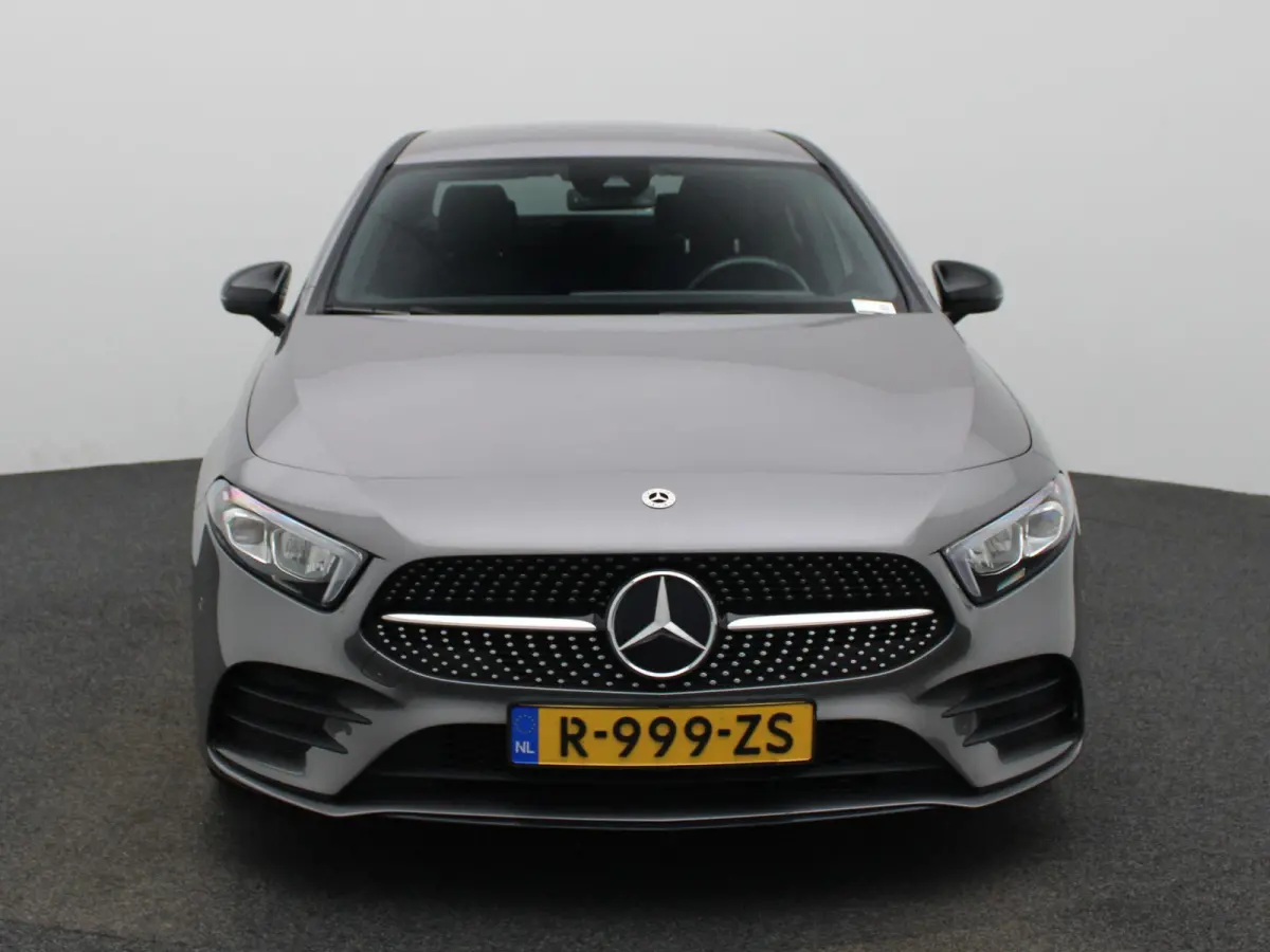 180 AMG Line | Automaat | Achteruitrijcamera | Parkeersensoren | Sfeerverlichting | Stoelverwarming |