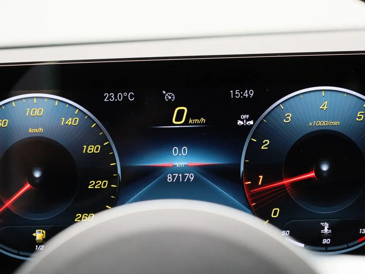 180 AMG Line | Automaat | Achteruitrijcamera | Parkeersensoren | Sfeerverlichting | Stoelverwarming |