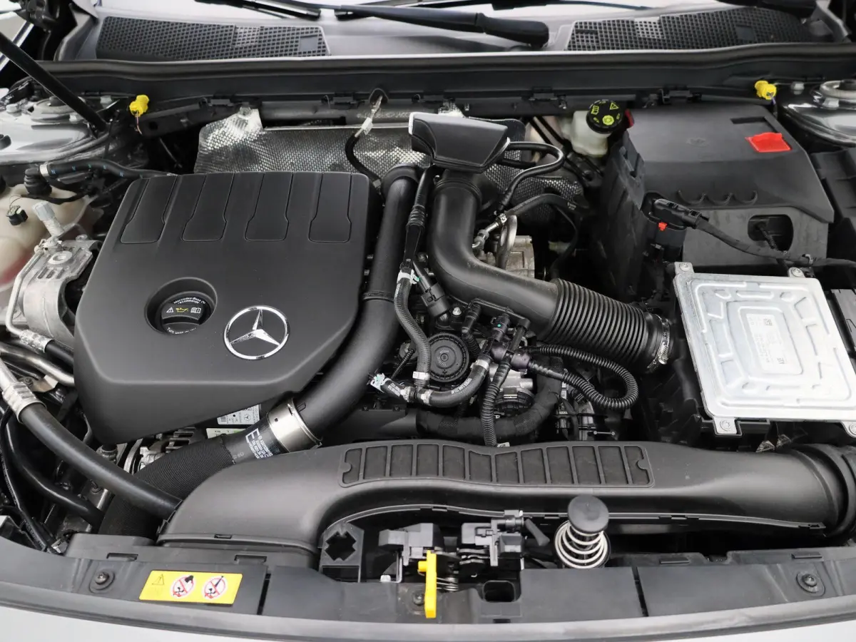 180 AMG Line | Automaat | Achteruitrijcamera | Parkeersensoren | Sfeerverlichting | Stoelverwarming |