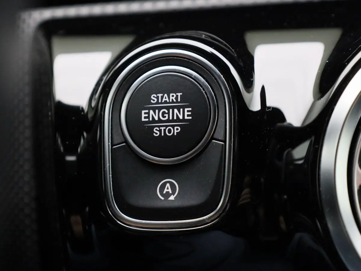 180 AMG Line | Automaat | Achteruitrijcamera | Parkeersensoren | Sfeerverlichting | Stoelverwarming |
