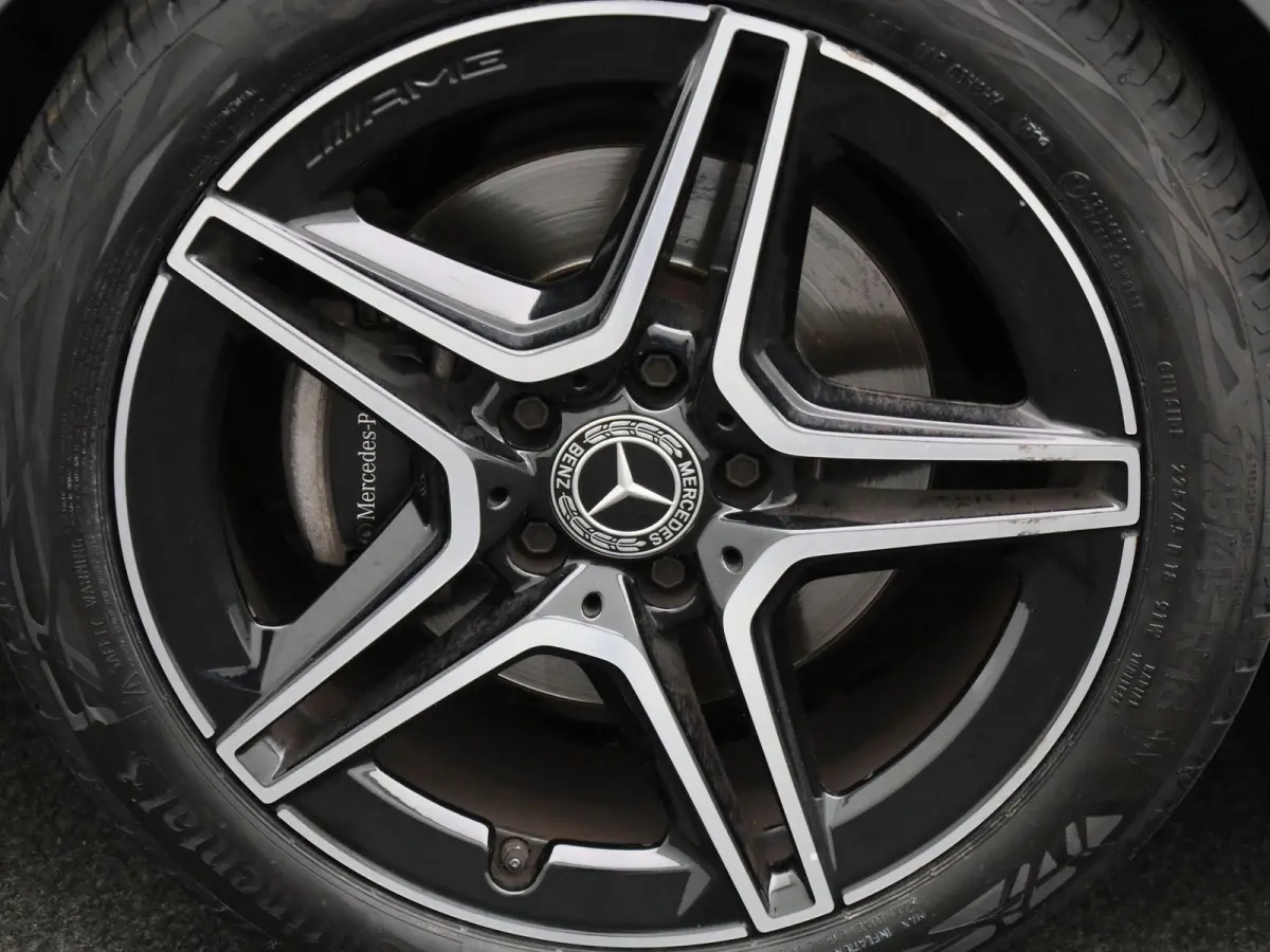 180 AMG Line | Automaat | Achteruitrijcamera | Parkeersensoren | Sfeerverlichting | Stoelverwarming |
