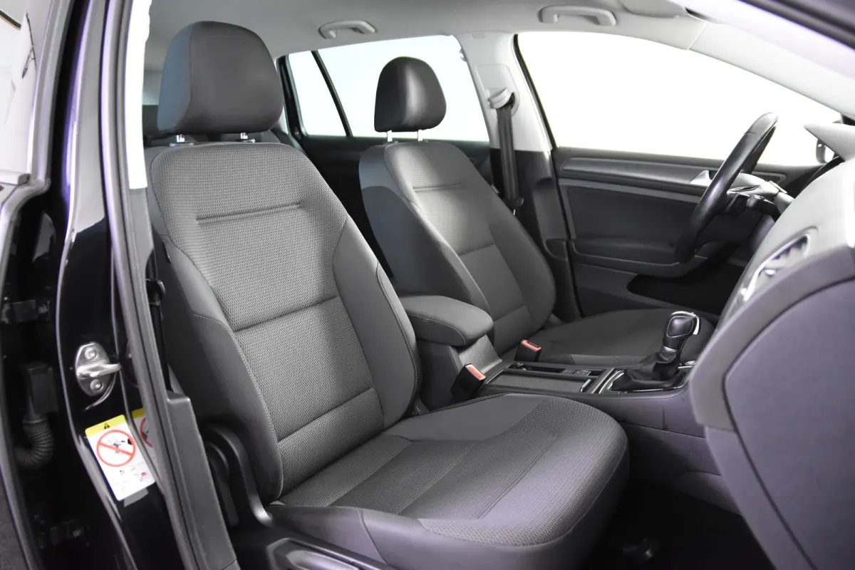*Navigatie*Stoelverwarming*Park assist*