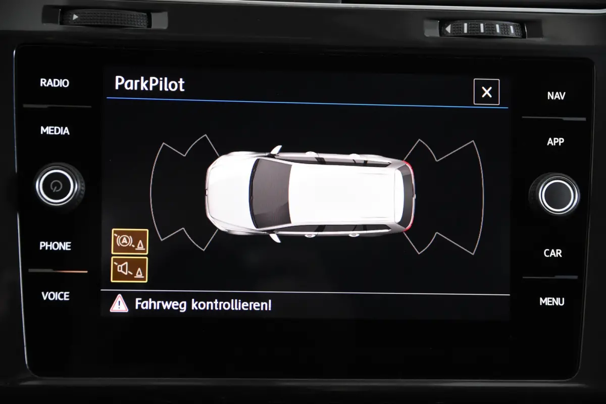 *Navigatie*Stoelverwarming*Park assist*