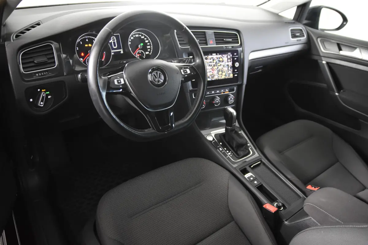 *Navigatie*Stoelverwarming*Park assist*