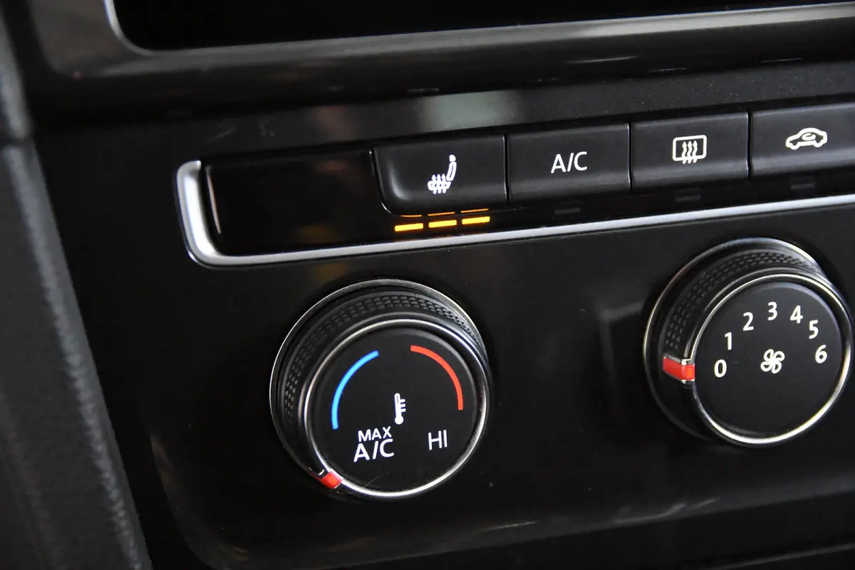 *Navigatie*Stoelverwarming*Park assist*