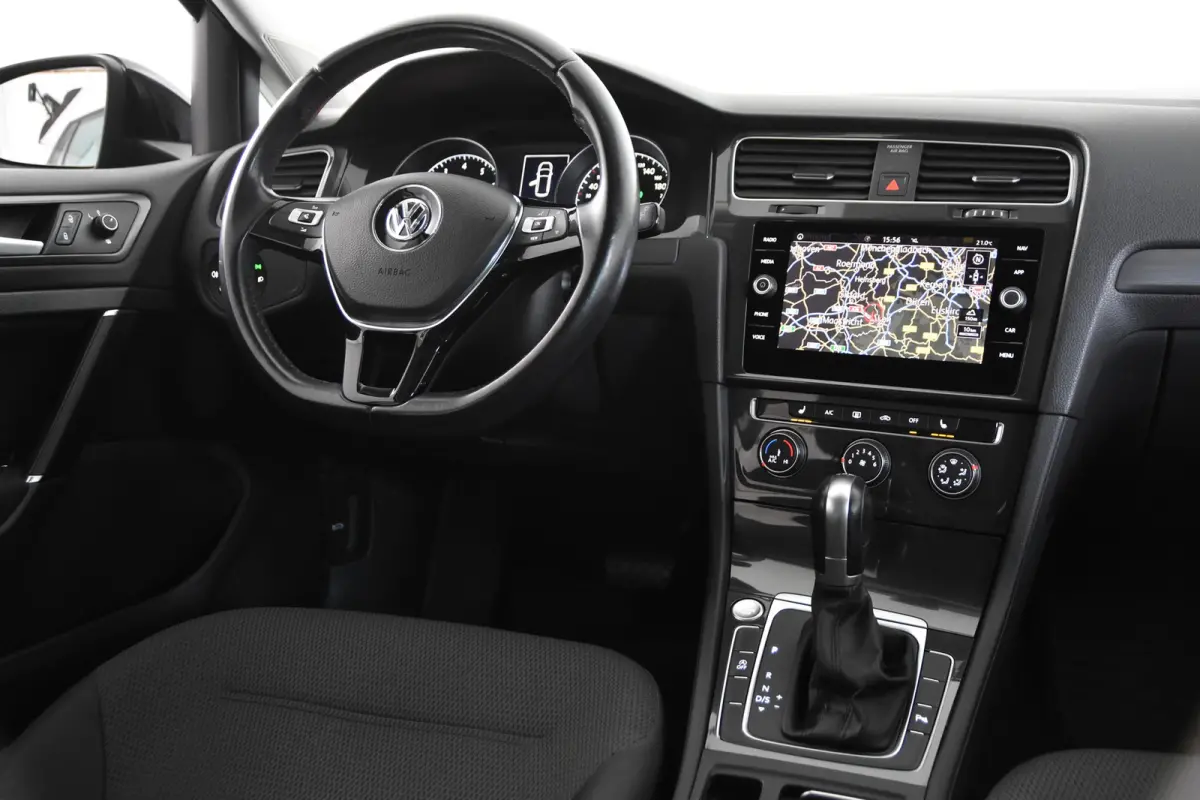 *Navigatie*Stoelverwarming*Park assist*