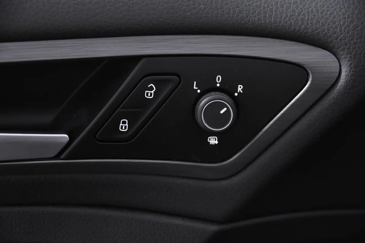 *Navigatie*Stoelverwarming*Park assist*