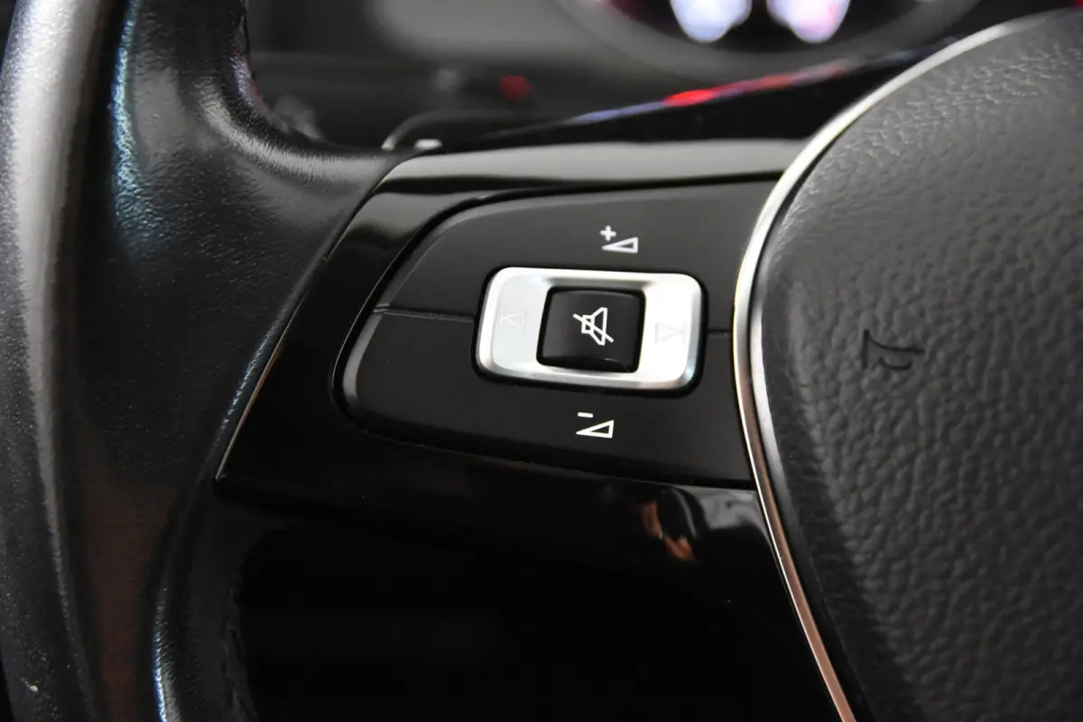 *Navigatie*Stoelverwarming*Park assist*