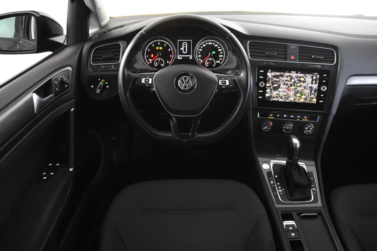 *Navigatie*Stoelverwarming*Park assist*