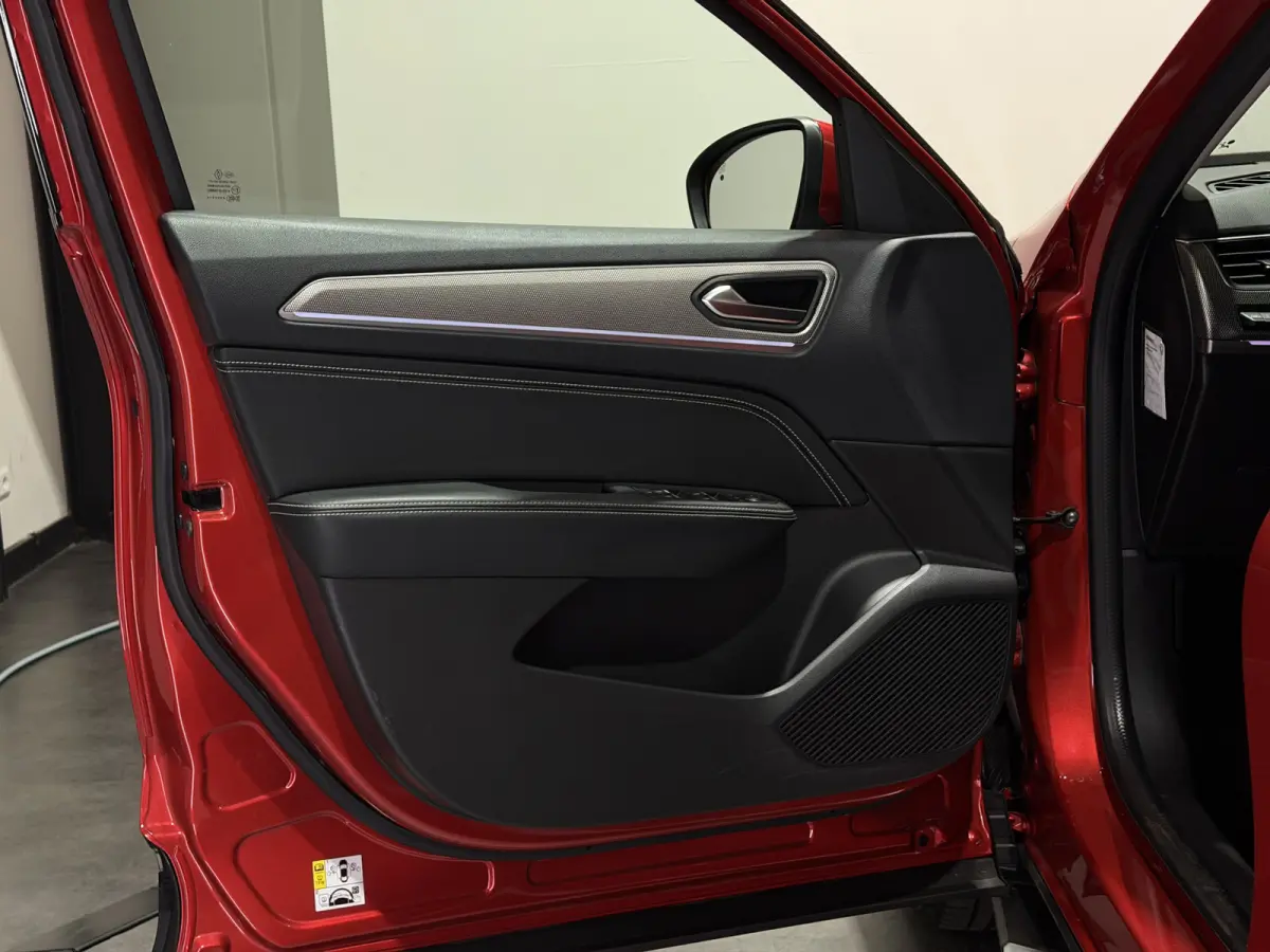 1.6 E-Tech hybrid 145 techno | Cruise Control Adaptief | Keyless | LMV 18' | Nieuwstaat