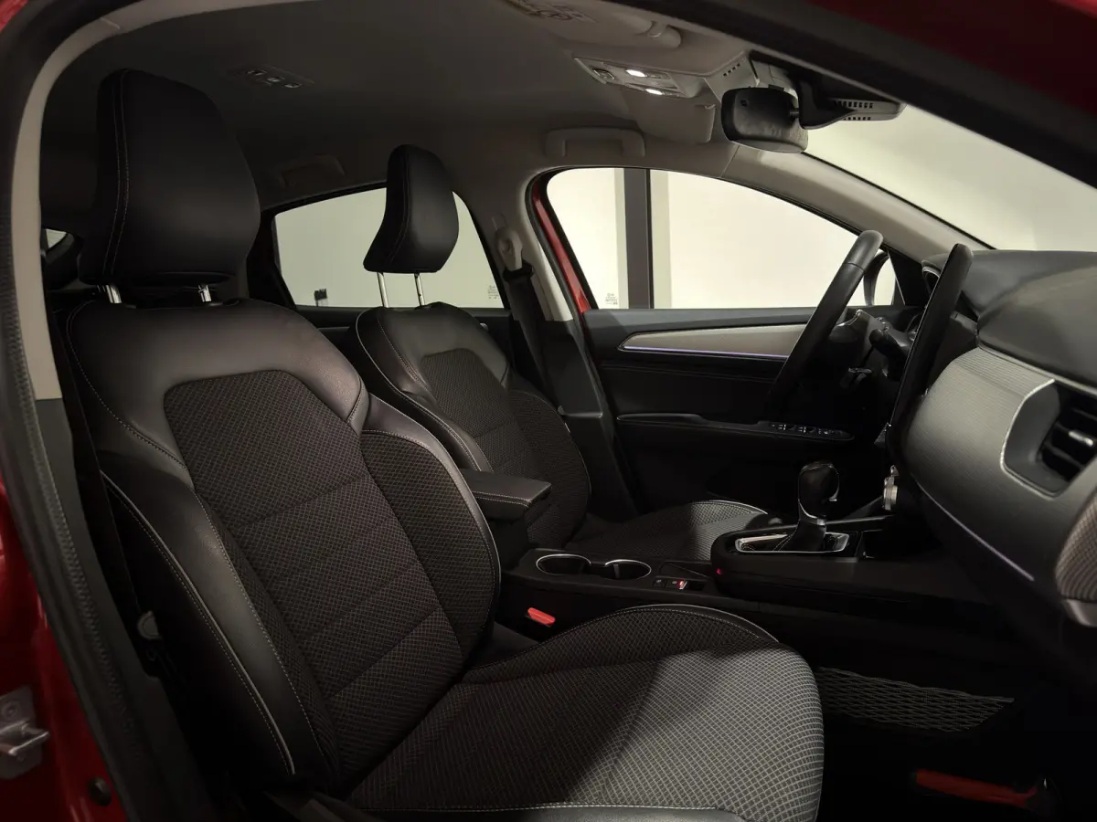 1.6 E-Tech hybrid 145 techno | Cruise Control Adaptief | Keyless | LMV 18' | Nieuwstaat