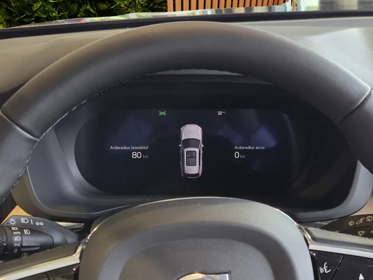 2.0 T6 Plug-in hybrid AWD Dark | Panoramadak | 360 Camera | Head-up | Pilot Assist | 21" Velgen