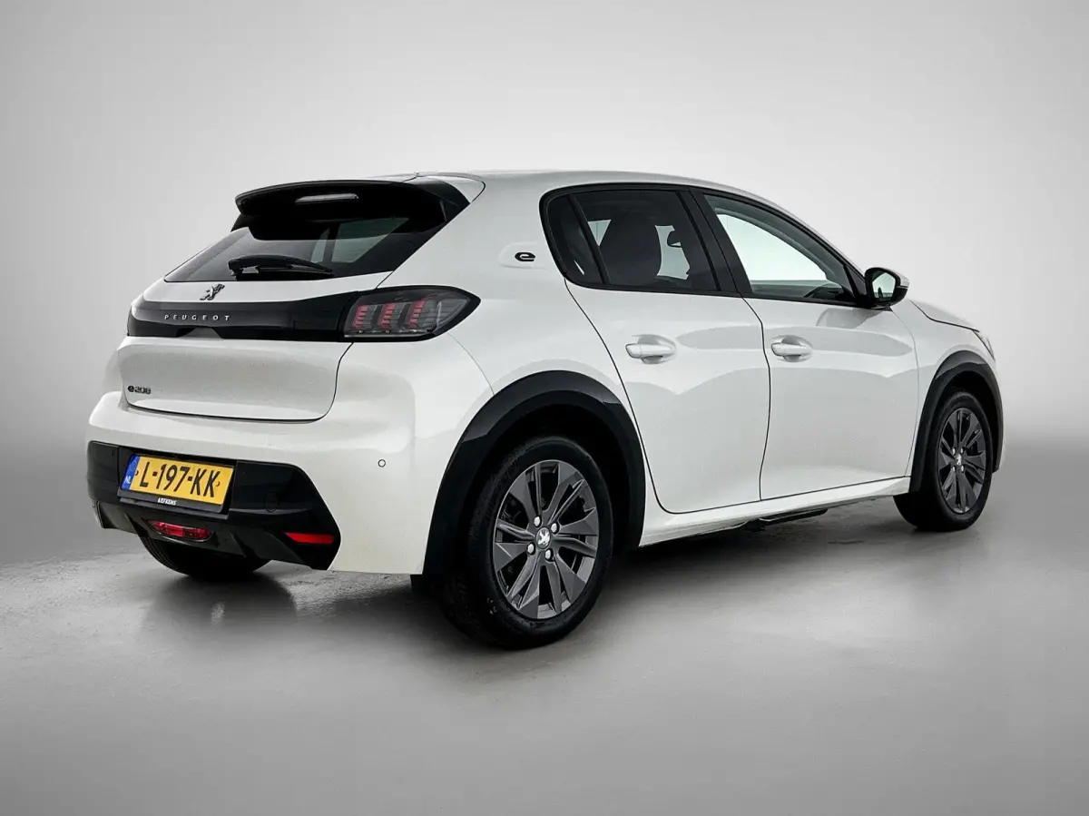 Allure Pack 50kWh | 1ste eigenaar | Camera | LED lampen | LEER/Stof | Navigatie | AUTOMAAT
