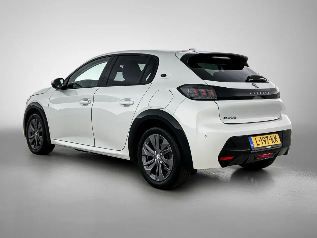 Allure Pack 50kWh | 1ste eigenaar | Camera | LED lampen | LEER/Stof | Navigatie | AUTOMAAT