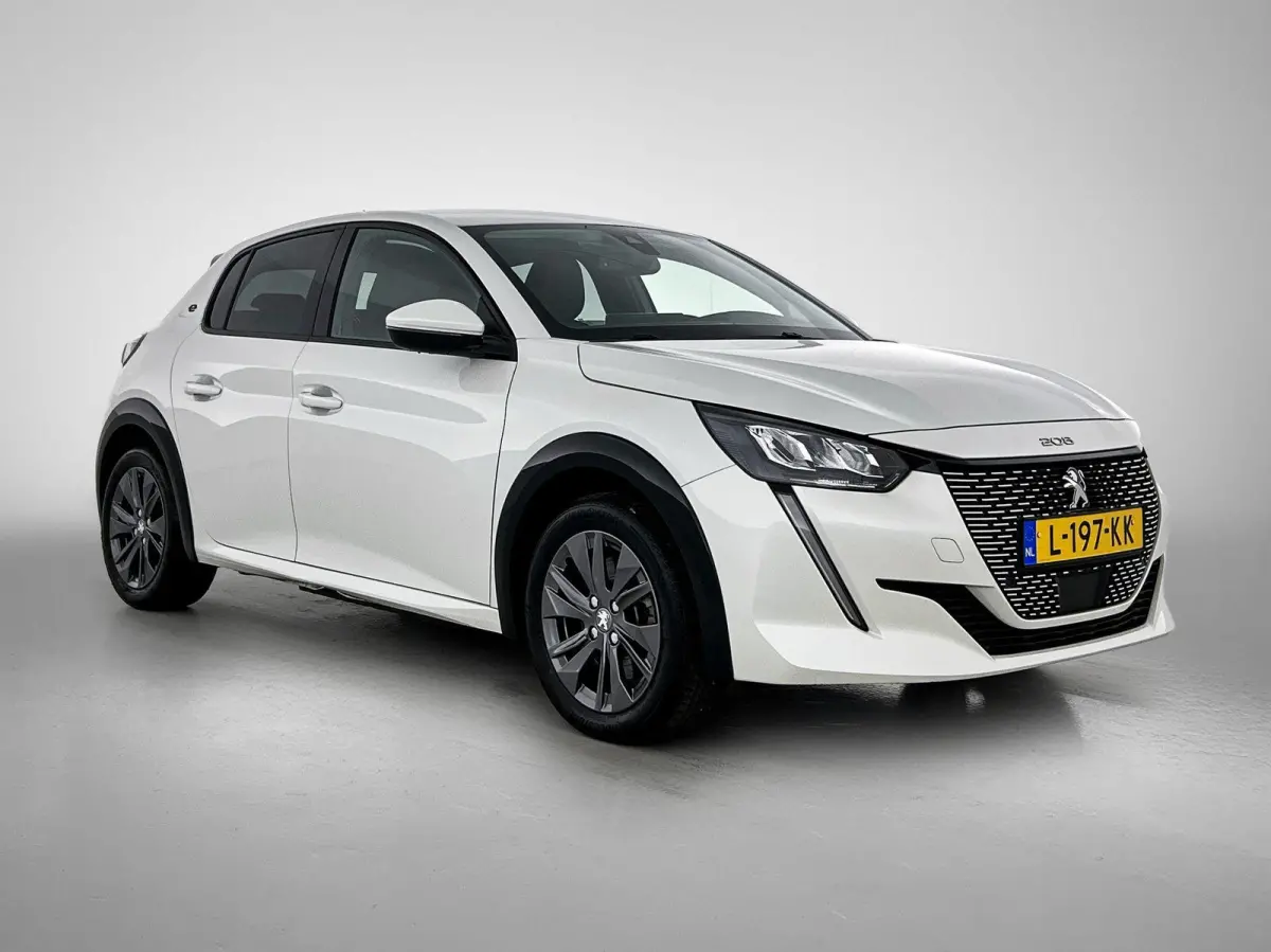 Allure Pack 50kWh | 1ste eigenaar | Camera | LED lampen | LEER/Stof | Navigatie | AUTOMAAT