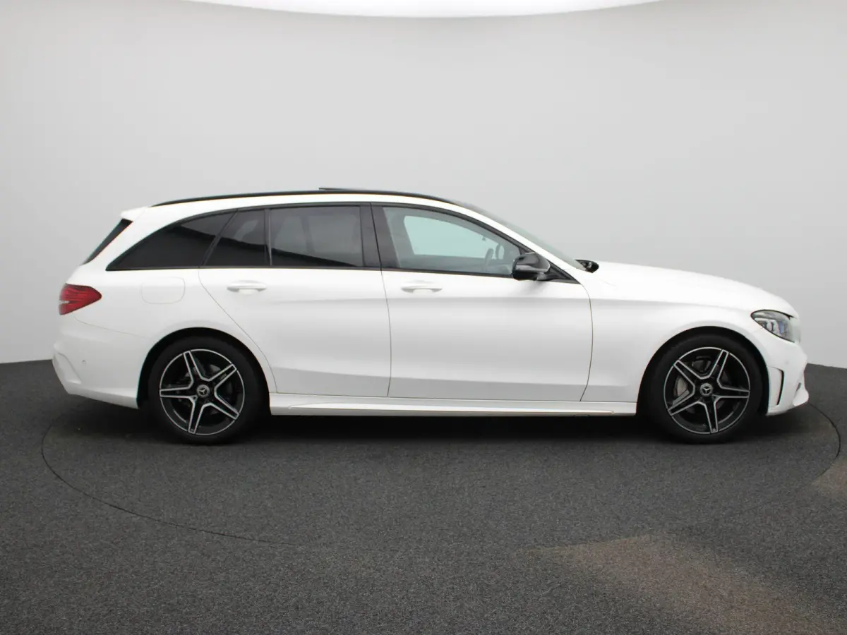 200 Business Solution AMG | Automaat | Apple Carplay / Android Auto | Sfeerverlichting | Panoramadak | Achteruitrijcamera | Parkeersensoren |