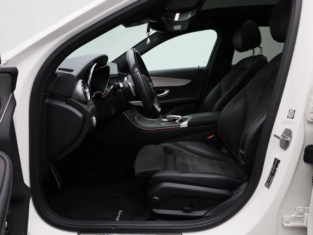 200 Business Solution AMG | Automaat | Apple Carplay / Android Auto | Sfeerverlichting | Panoramadak | Achteruitrijcamera | Parkeersensoren |