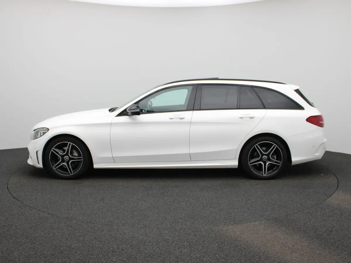200 Business Solution AMG | Automaat | Apple Carplay / Android Auto | Sfeerverlichting | Panoramadak | Achteruitrijcamera | Parkeersensoren |