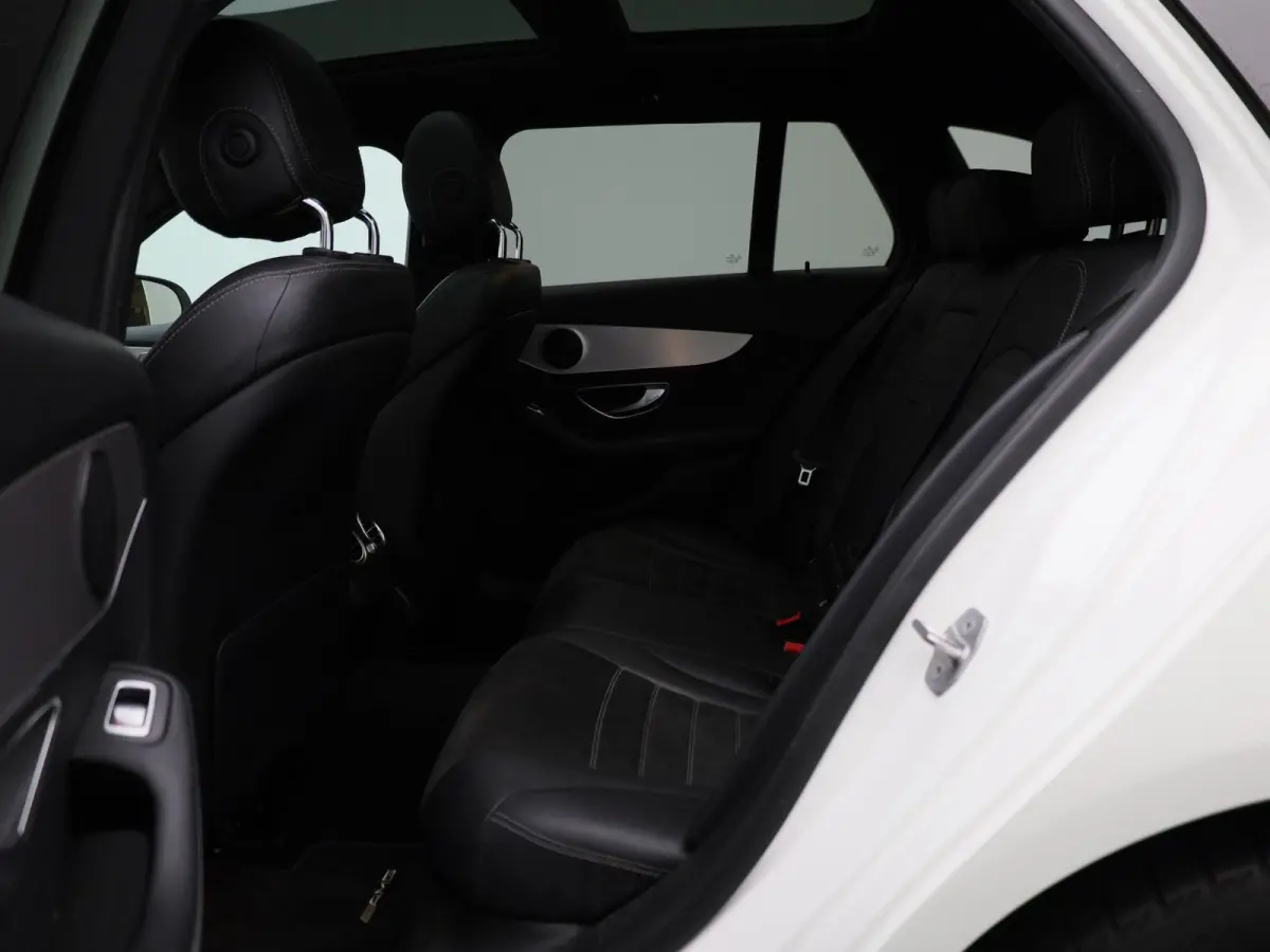 200 Business Solution AMG | Automaat | Apple Carplay / Android Auto | Sfeerverlichting | Panoramadak | Achteruitrijcamera | Parkeersensoren |