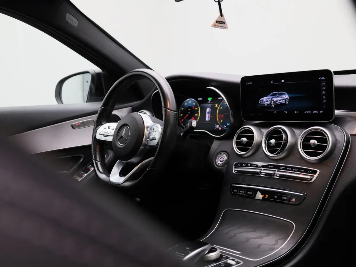 200 Business Solution AMG | Automaat | Apple Carplay / Android Auto | Sfeerverlichting | Panoramadak | Achteruitrijcamera | Parkeersensoren |