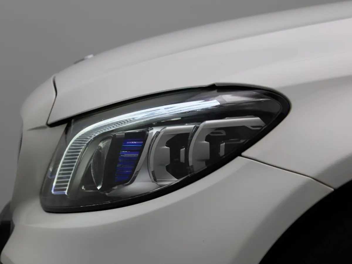 200 Business Solution AMG | Automaat | Apple Carplay / Android Auto | Sfeerverlichting | Panoramadak | Achteruitrijcamera | Parkeersensoren |