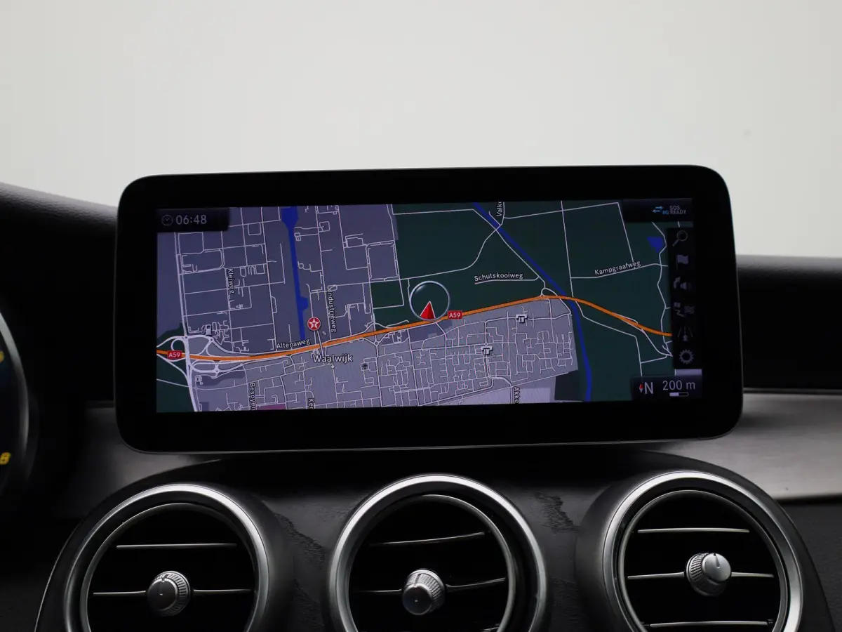 200 Business Solution AMG | Automaat | Apple Carplay / Android Auto | Sfeerverlichting | Panoramadak | Achteruitrijcamera | Parkeersensoren |