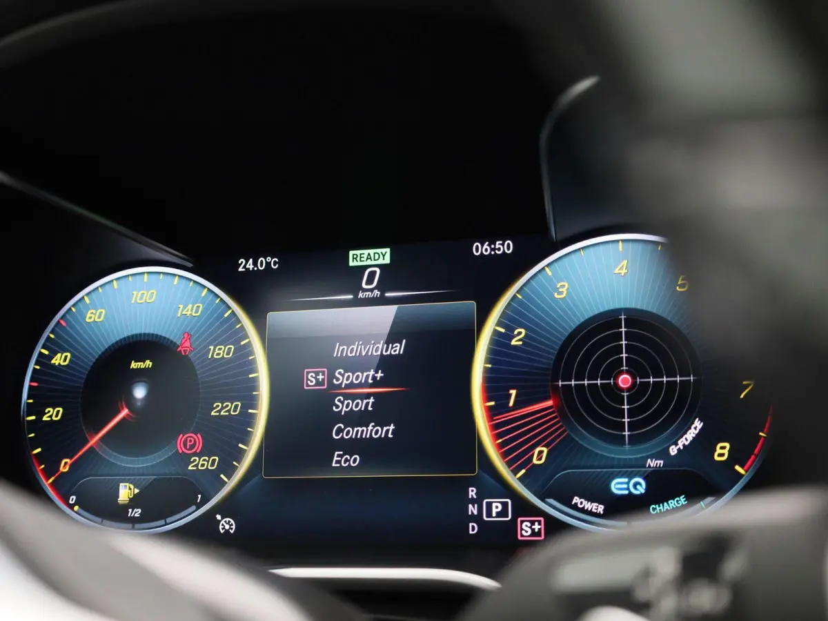 200 Business Solution AMG | Automaat | Apple Carplay / Android Auto | Sfeerverlichting | Panoramadak | Achteruitrijcamera | Parkeersensoren |