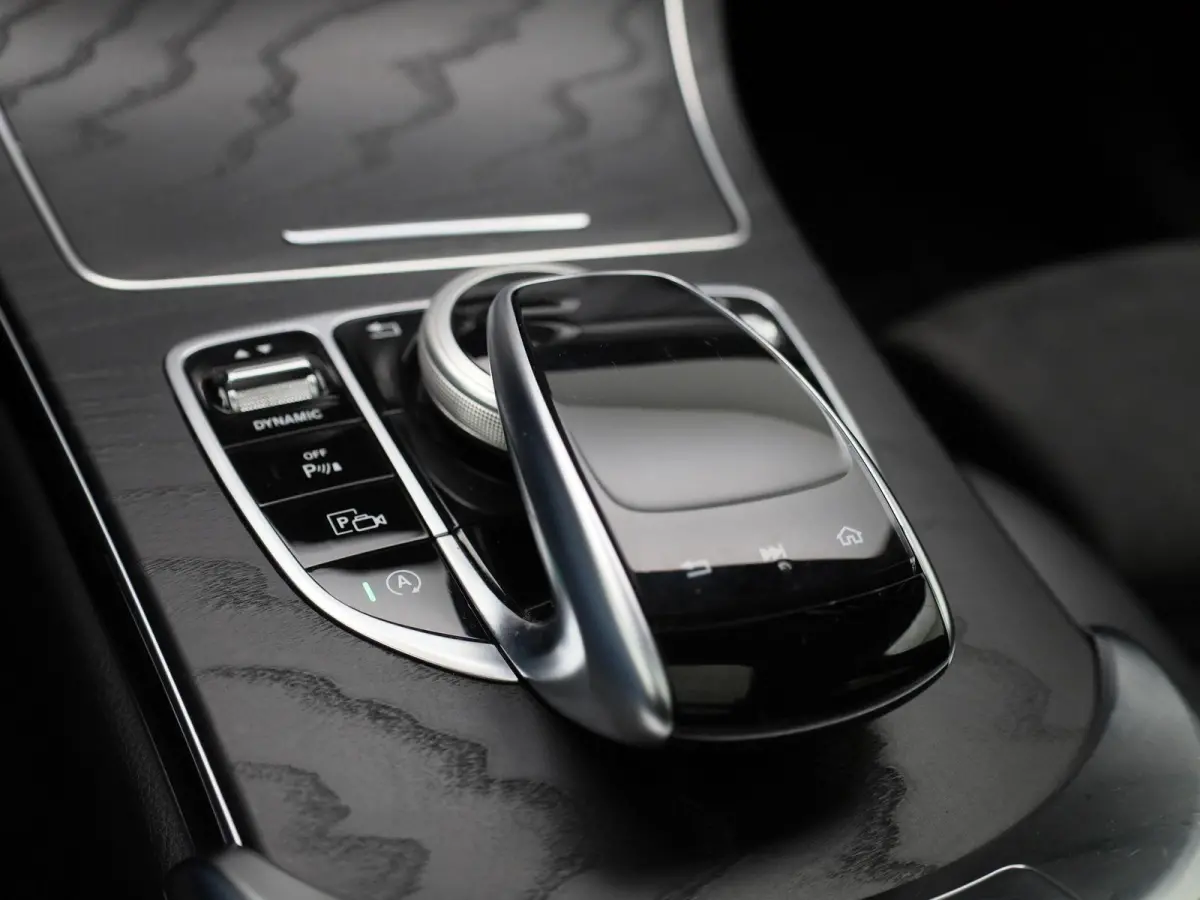 200 Business Solution AMG | Automaat | Apple Carplay / Android Auto | Sfeerverlichting | Panoramadak | Achteruitrijcamera | Parkeersensoren |