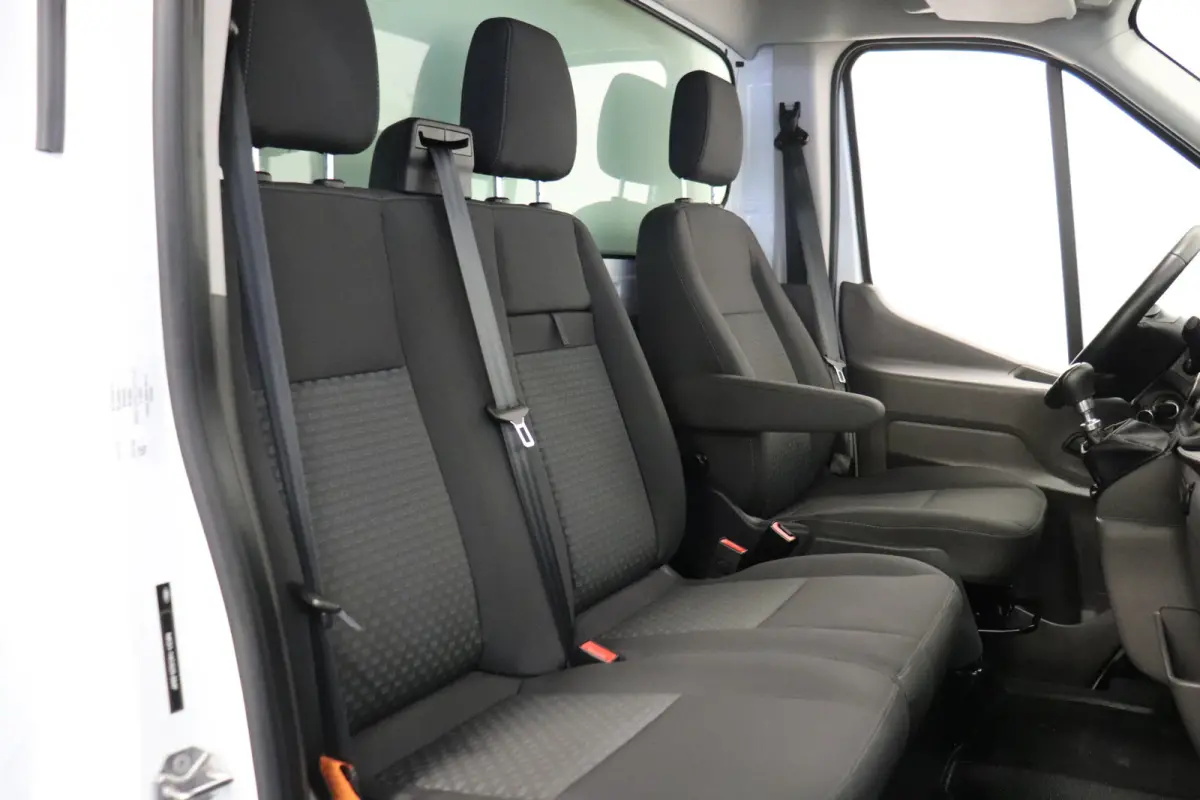 2.0 TDCI 130PK L4 Bakwagen EURO 6 - Airco - Cruise - Laadklep -  € 25.950,- Excl.