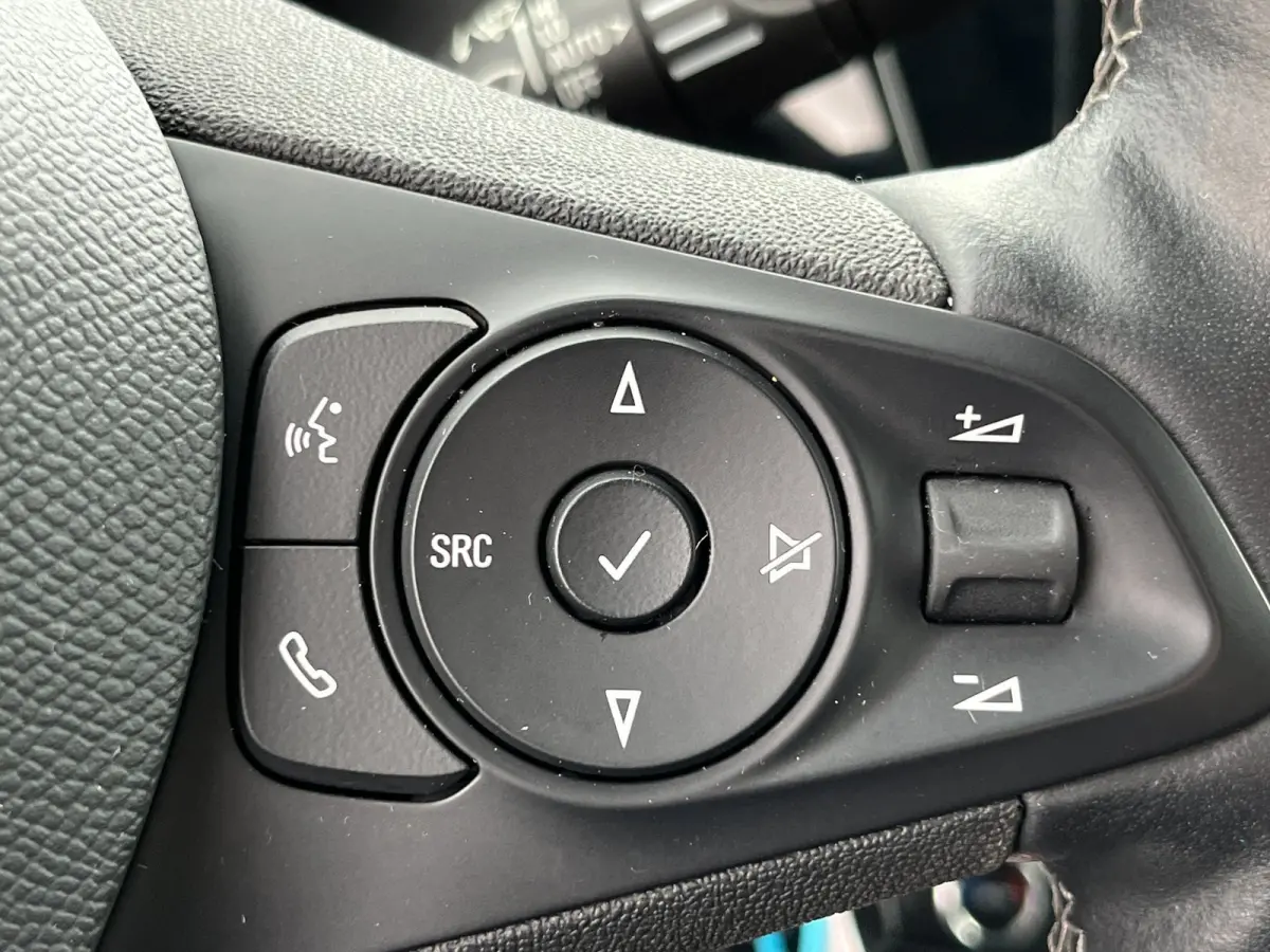 1.2 Ultimate CAMERA / CARPLAY / PDC V+A / STOEL & STUURVERWARMING / TWO-TONE / CRUISE CONTROL