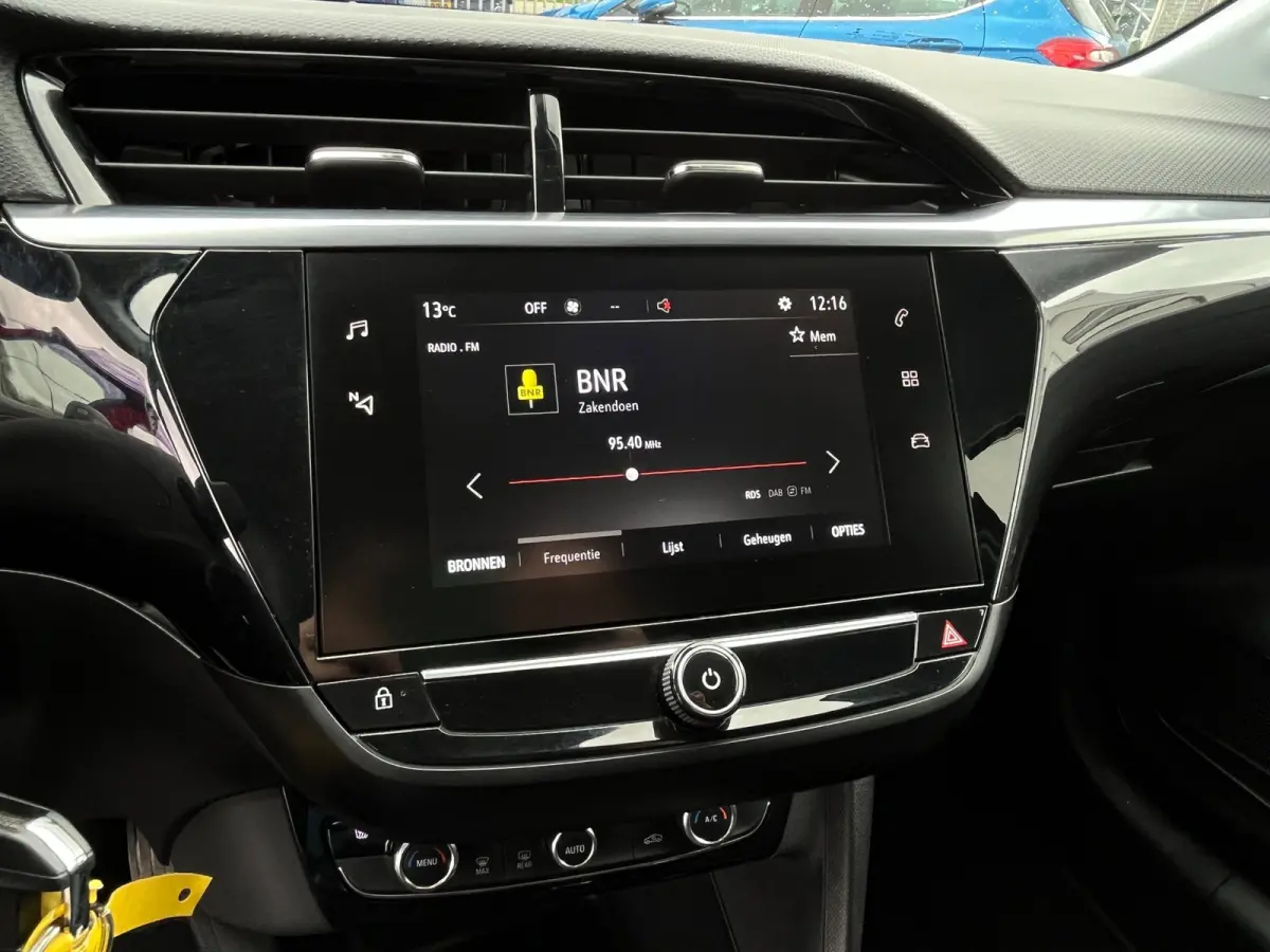 1.2 Ultimate CAMERA / CARPLAY / PDC V+A / STOEL & STUURVERWARMING / TWO-TONE / CRUISE CONTROL