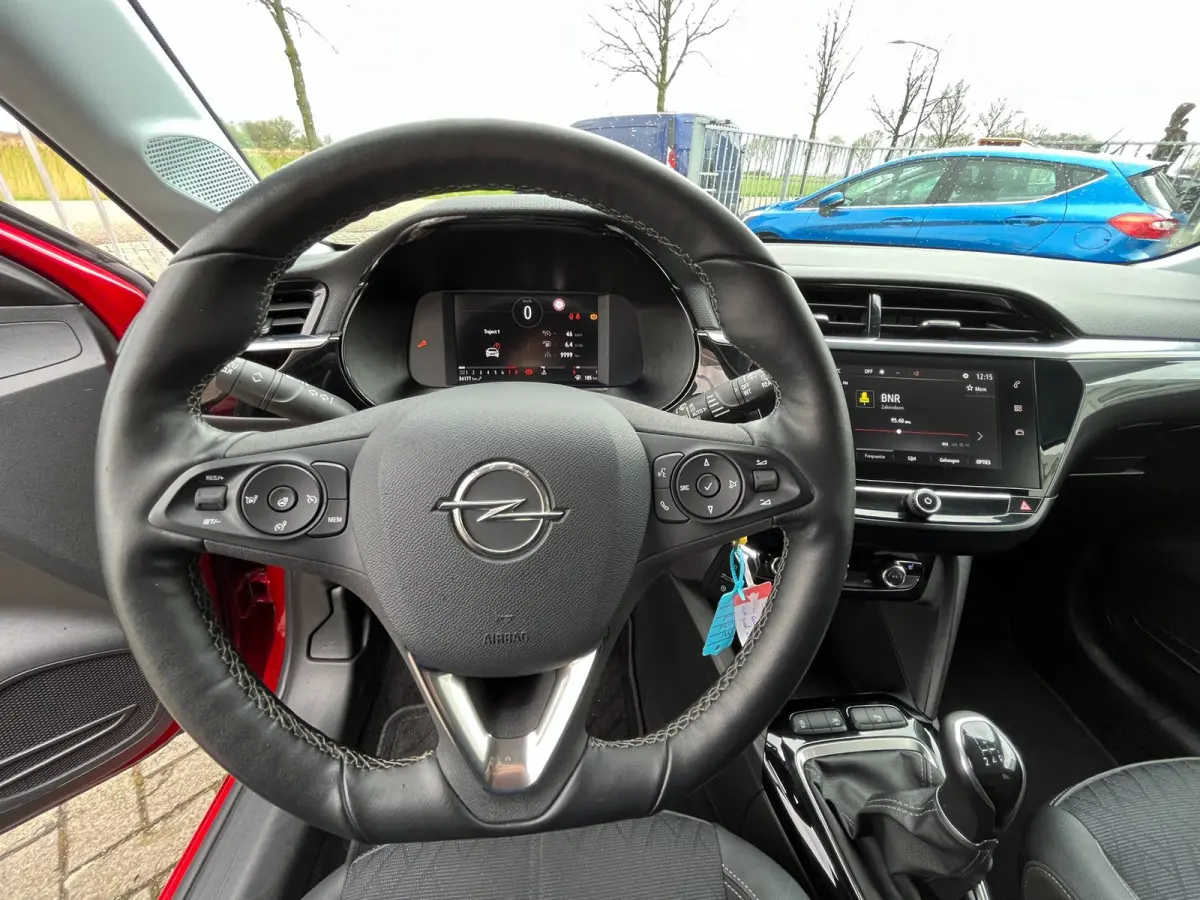 1.2 Ultimate CAMERA / CARPLAY / PDC V+A / STOEL & STUURVERWARMING / TWO-TONE / CRUISE CONTROL